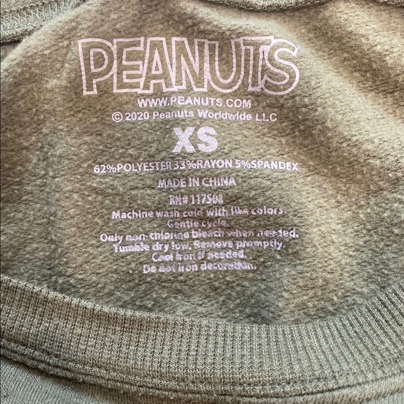 Been worn a couple times, but it’s in great condition!! - Picture 4 of 4